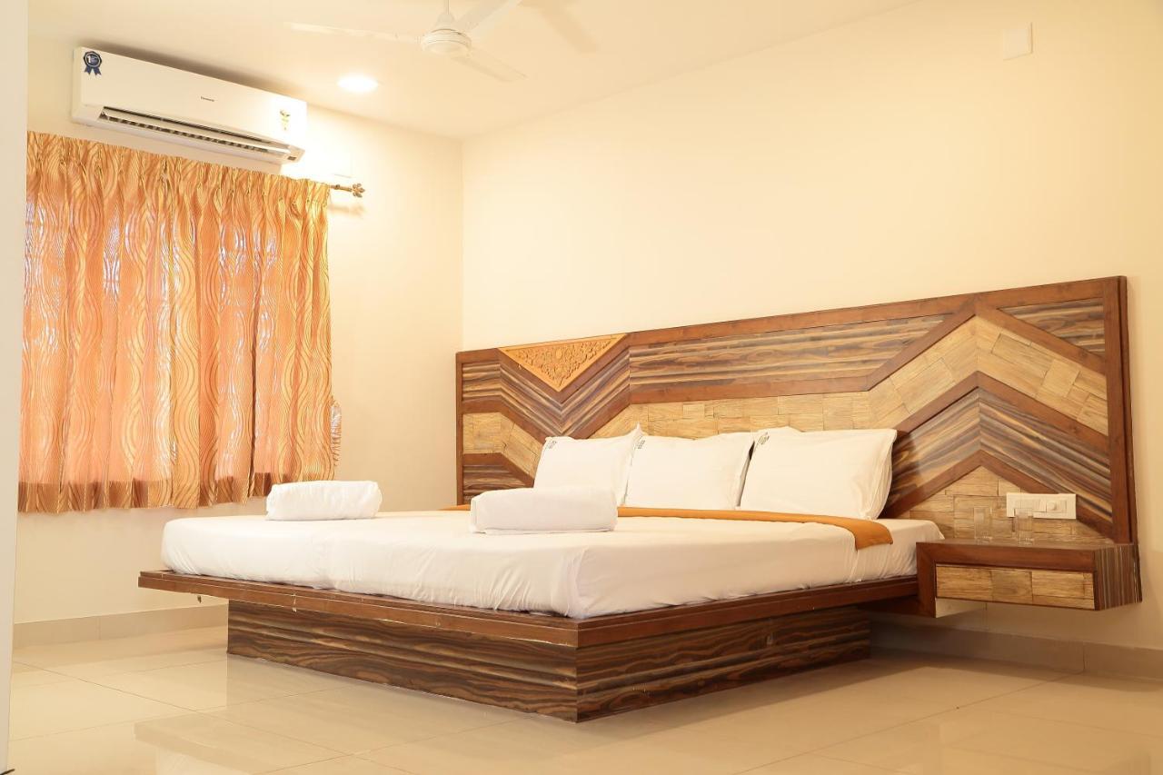 Annai In Saravana Bhavan Fine Stay And Restaurant เวลังกานี ภายนอก รูปภาพ