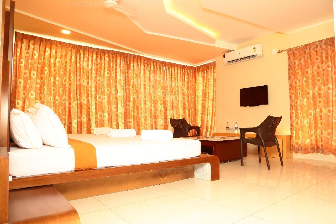 Annai In Saravana Bhavan Fine Stay And Restaurant เวลังกานี ภายนอก รูปภาพ